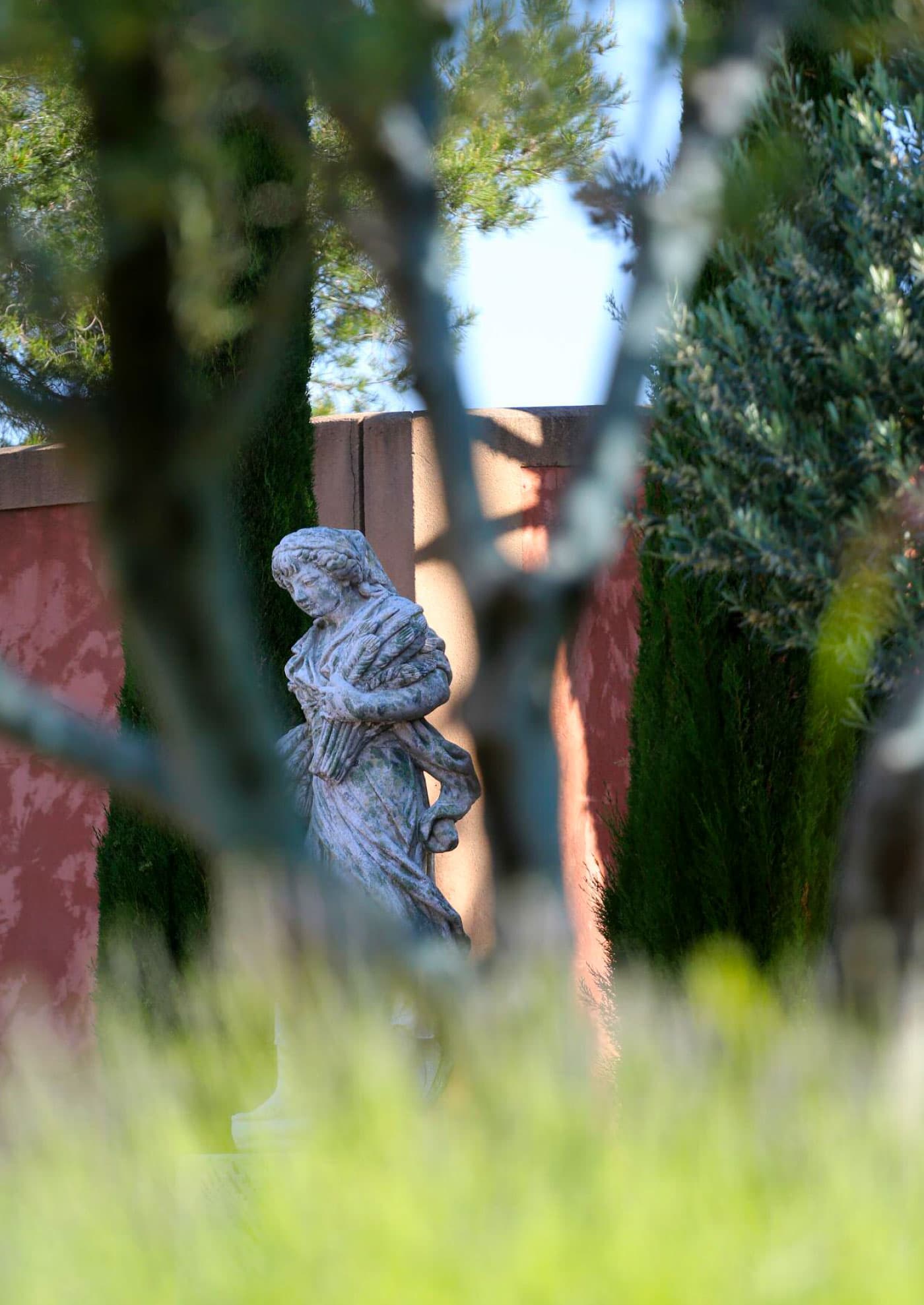 Environnement — extrait du magazine L'Hôtel & Spa du Castellet
