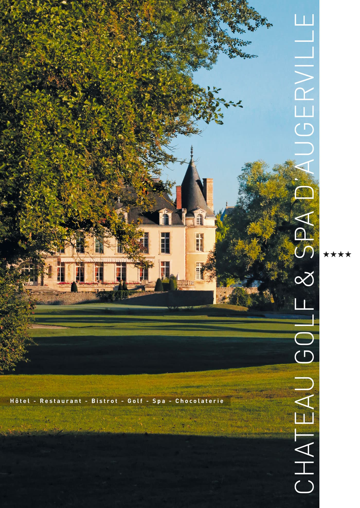 Chateau vu du jardin avec la lumière du matin